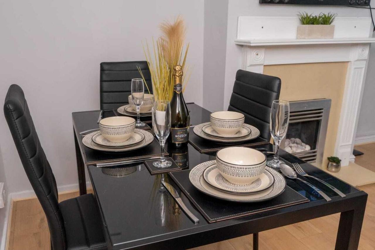 Cosy 2 Bedroom In Сasa de vacaciones Coventry